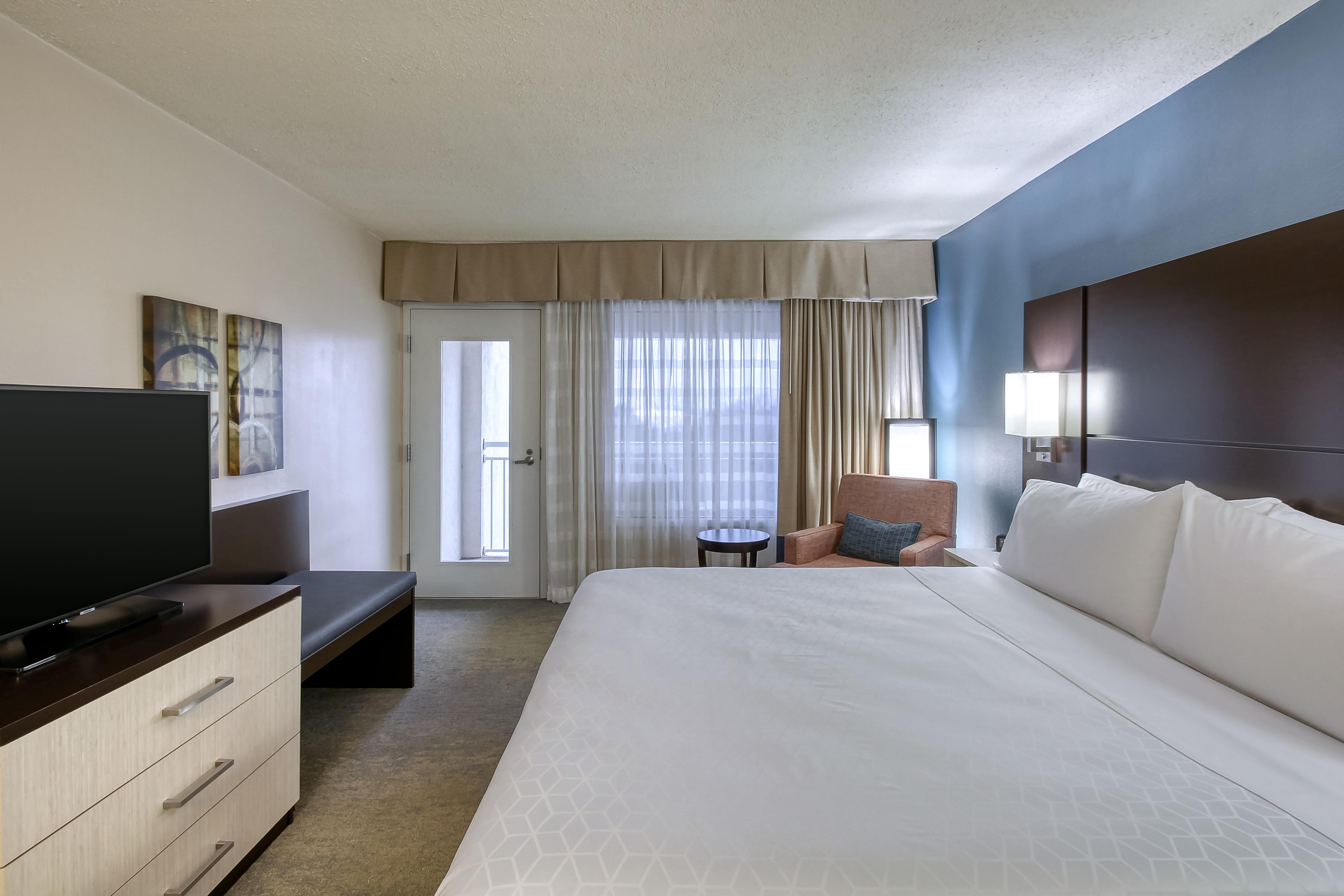 Holiday Inn & Suites Atlanta Airport North By Ihg College Park Exterior photo