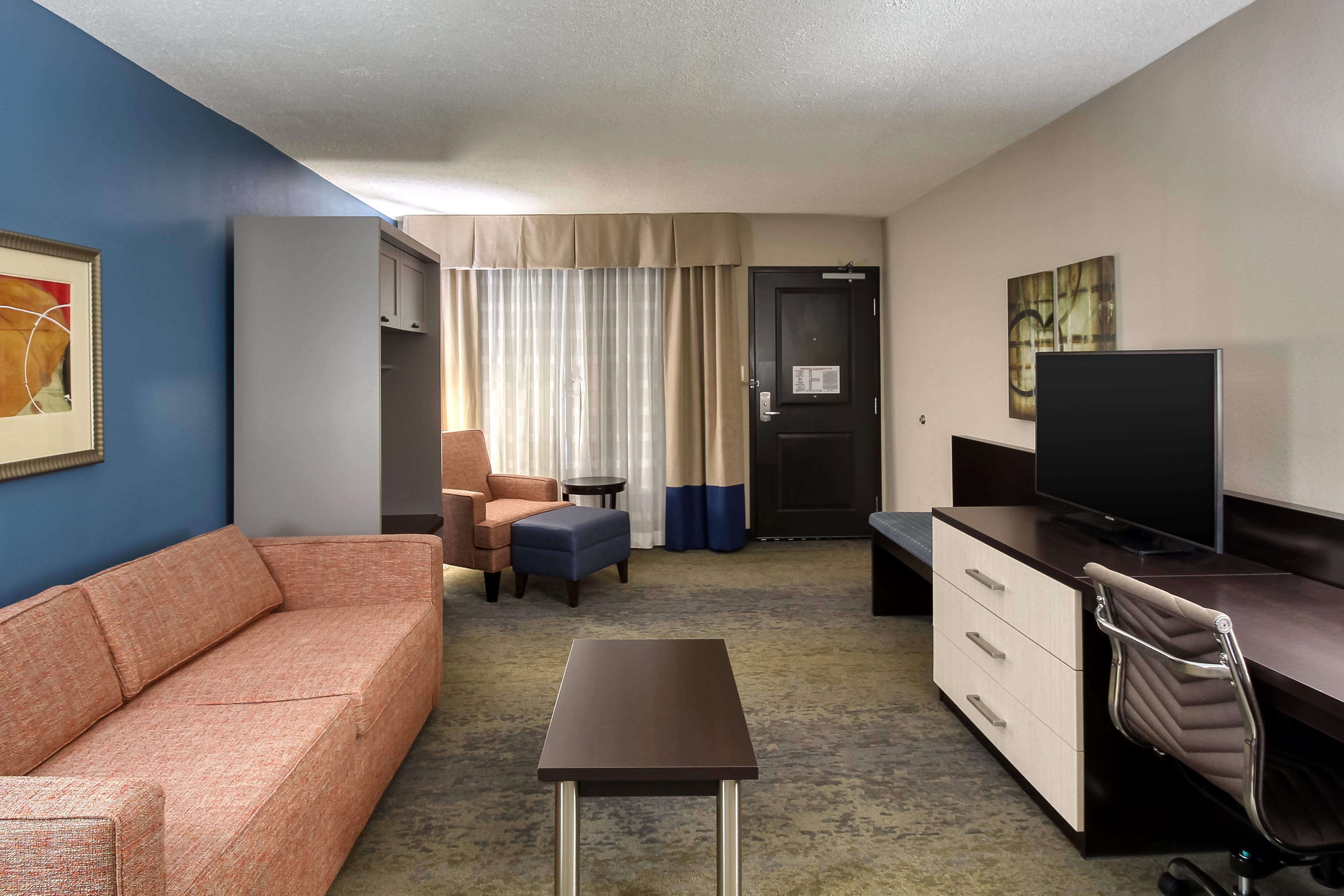 Holiday Inn & Suites Atlanta Airport North By Ihg College Park Exterior photo