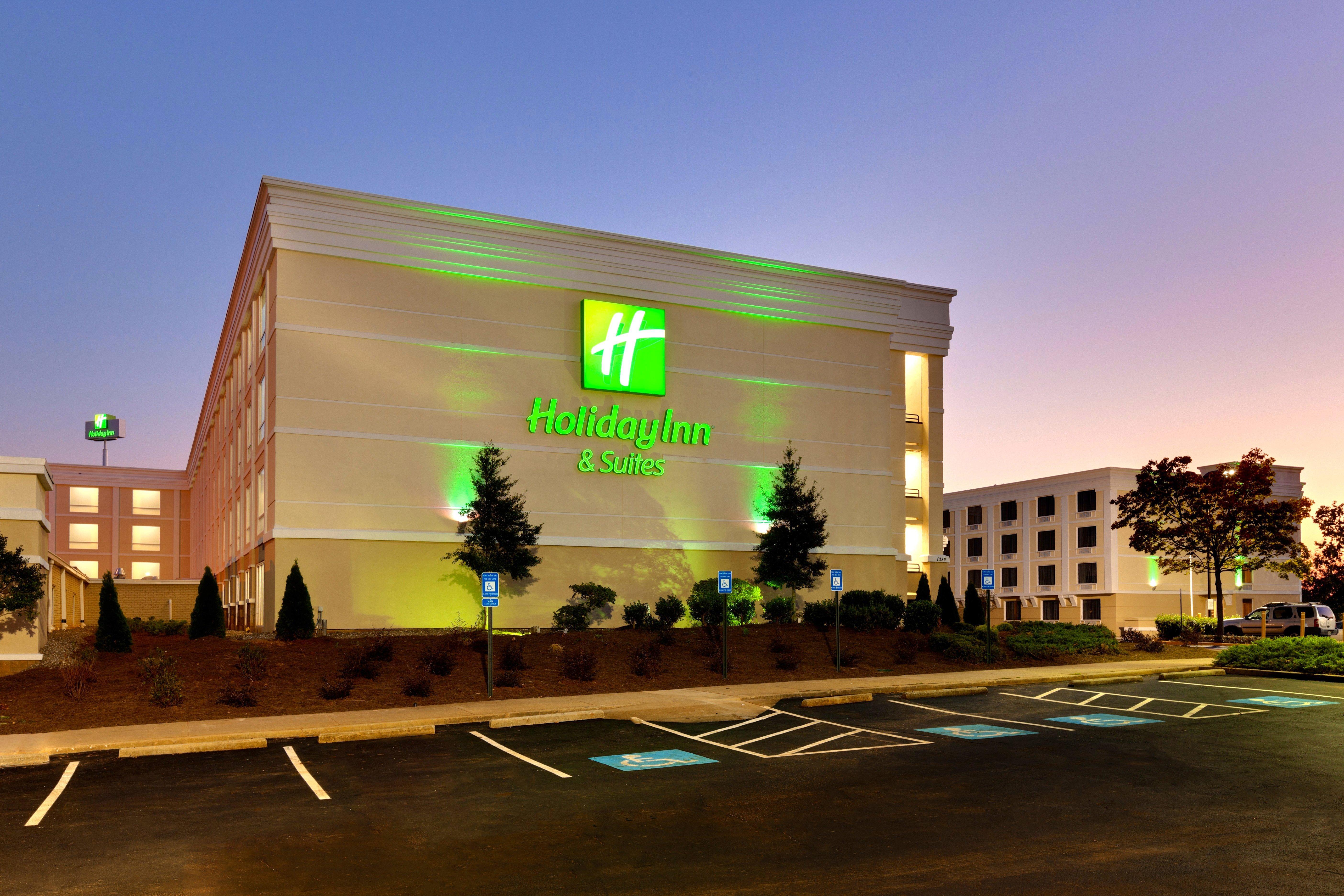 Holiday Inn & Suites Atlanta Airport North By Ihg College Park Exterior photo