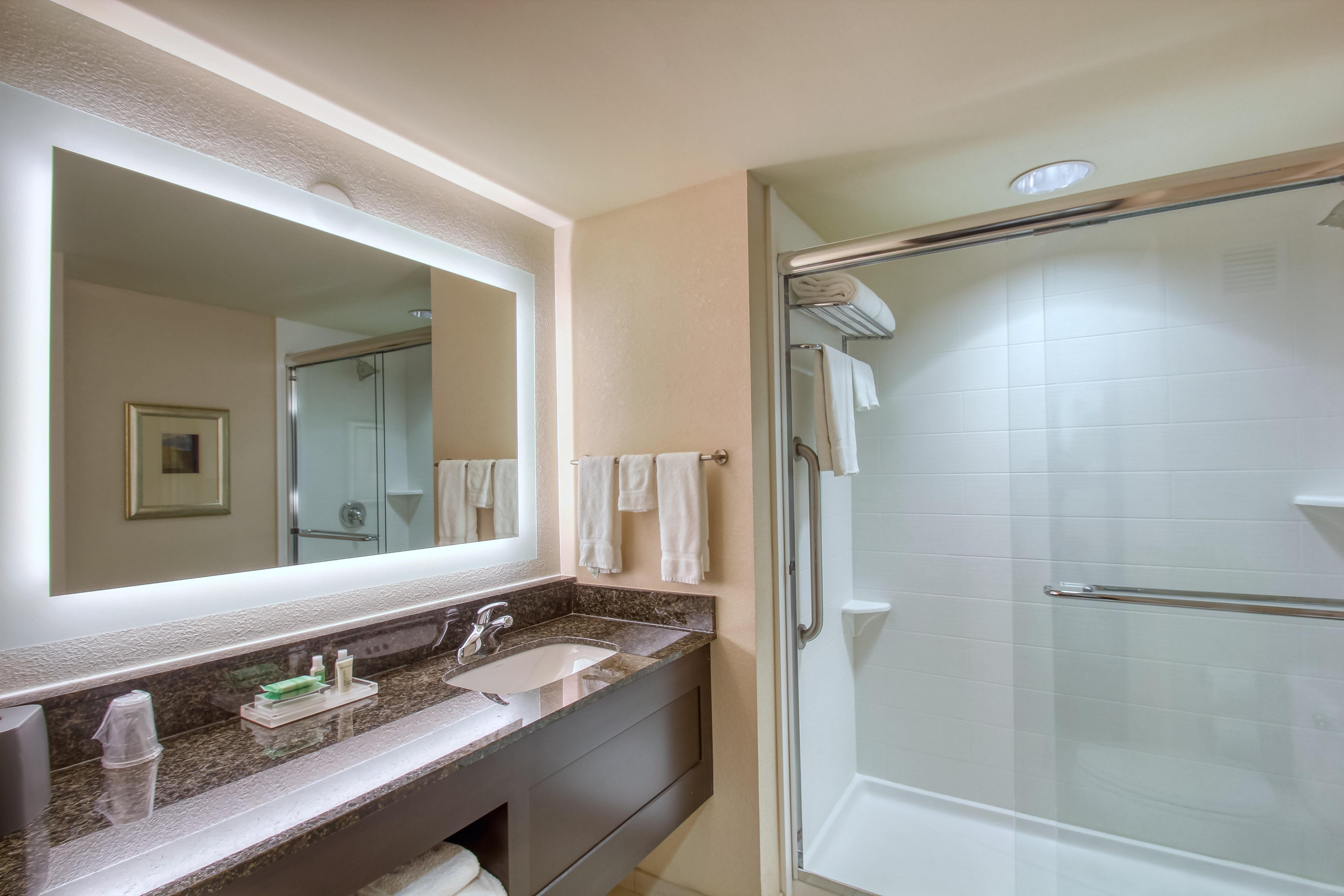 Holiday Inn & Suites Atlanta Airport North By Ihg College Park Exterior photo