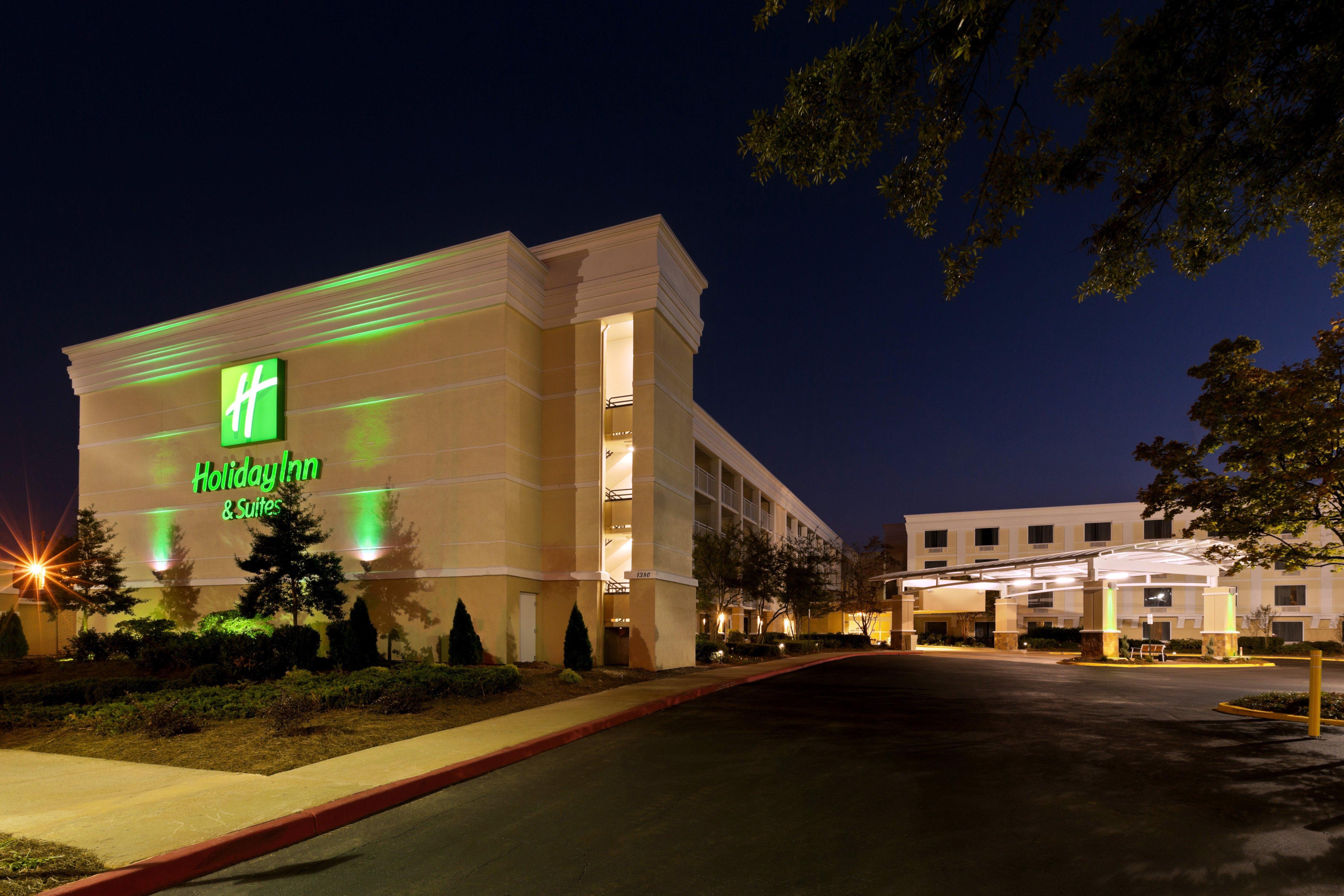 Holiday Inn & Suites Atlanta Airport North By Ihg College Park Exterior photo