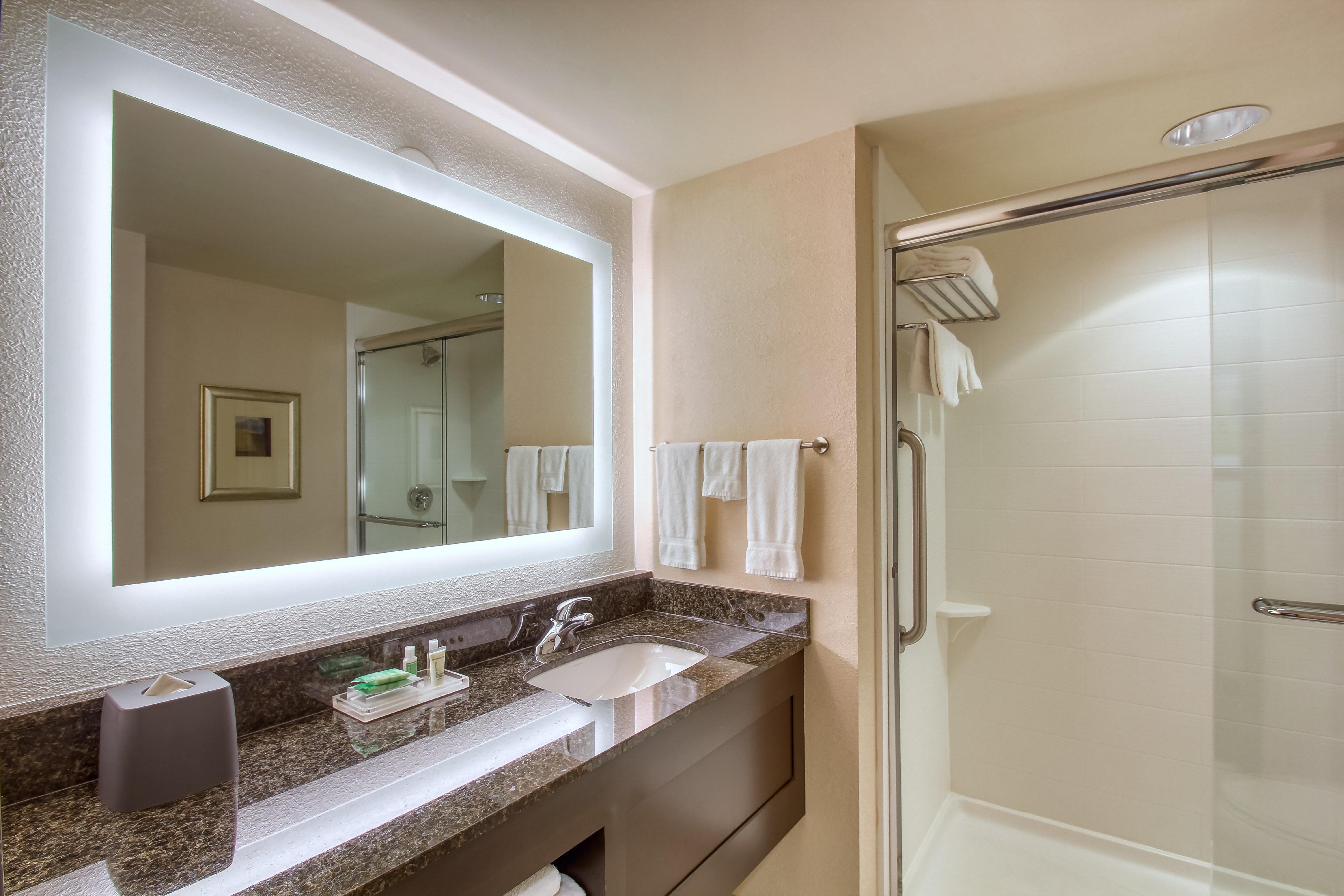 Holiday Inn & Suites Atlanta Airport North By Ihg College Park Exterior photo