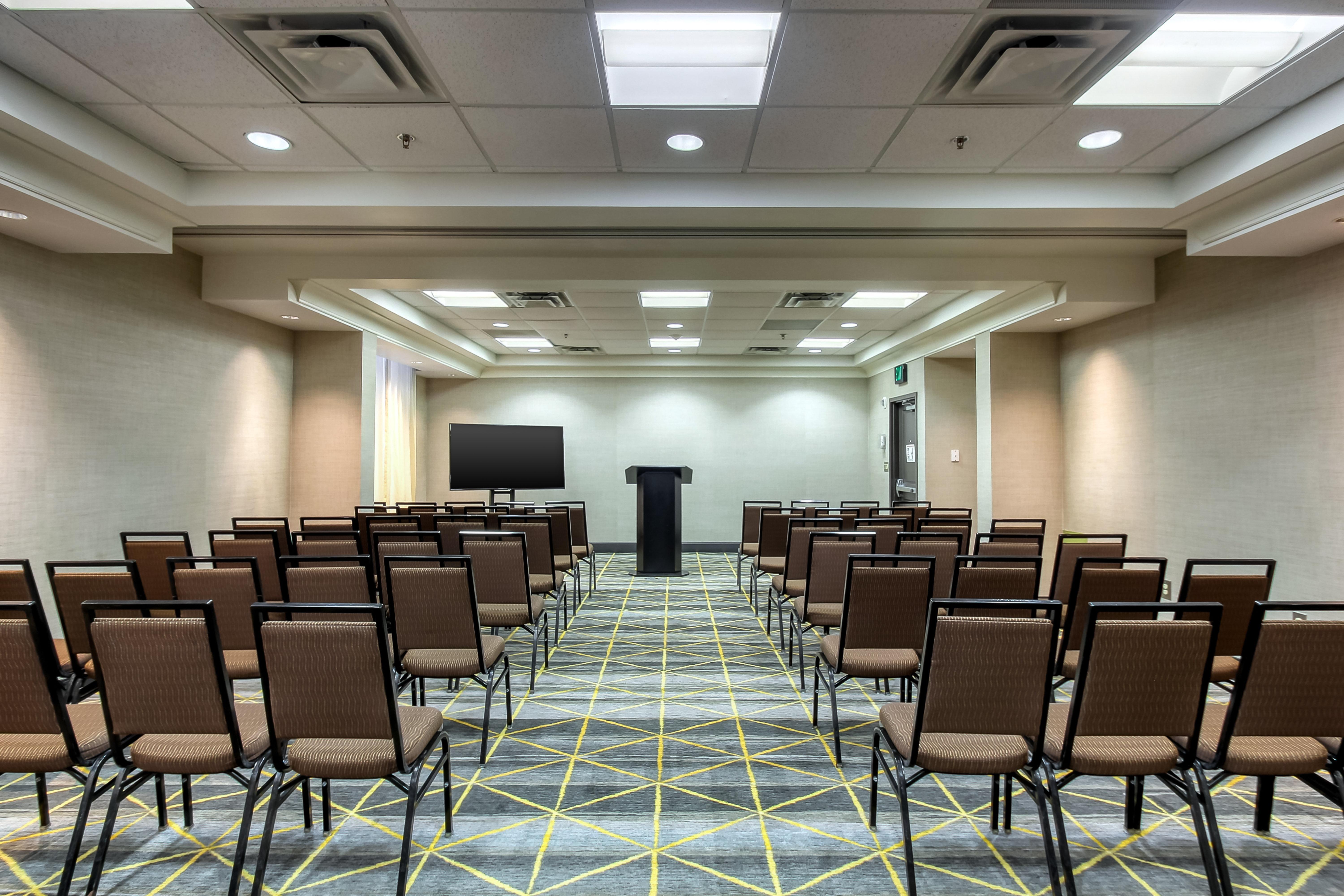 Holiday Inn & Suites Atlanta Airport North By Ihg College Park Exterior photo