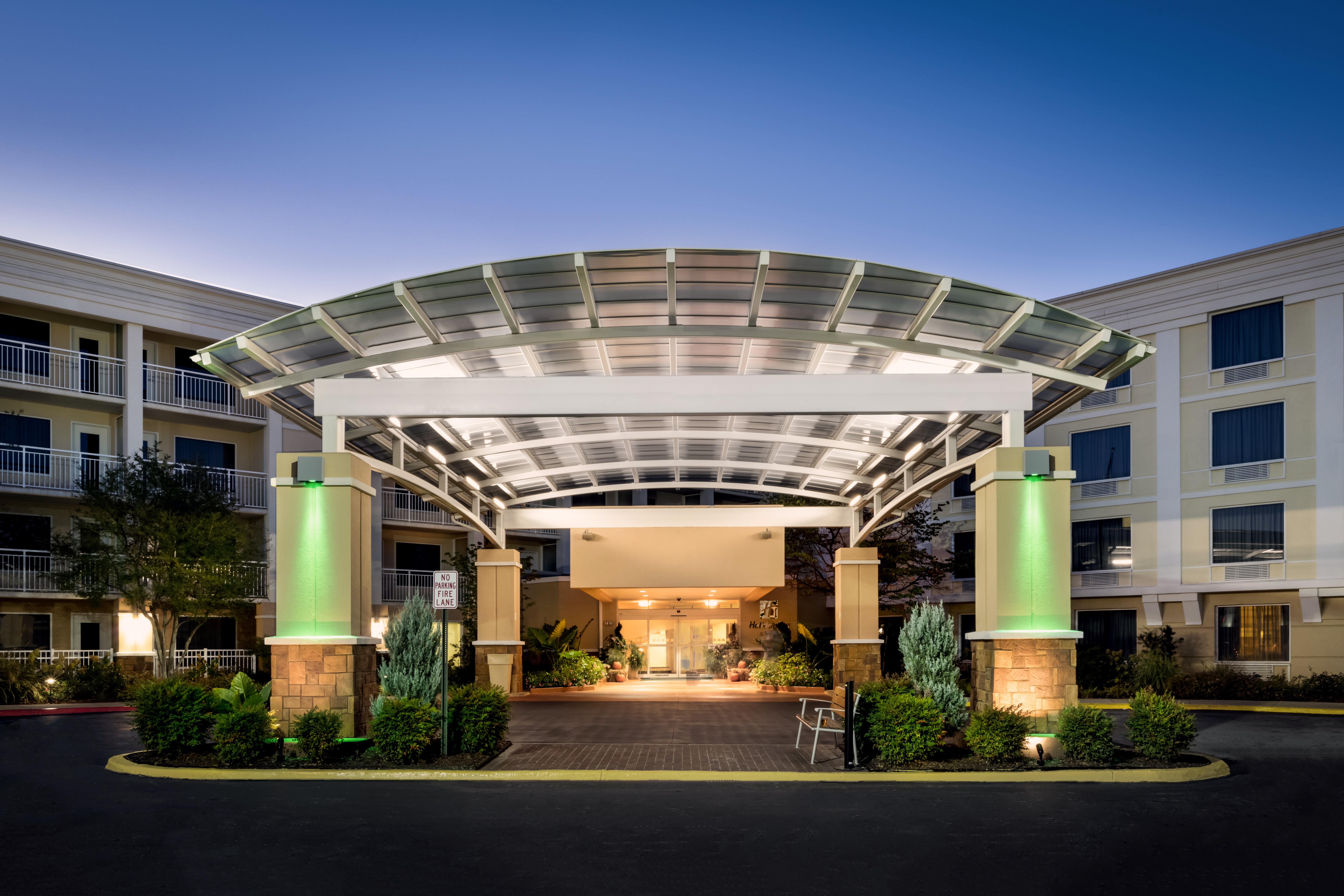 Holiday Inn & Suites Atlanta Airport North By Ihg College Park Exterior photo