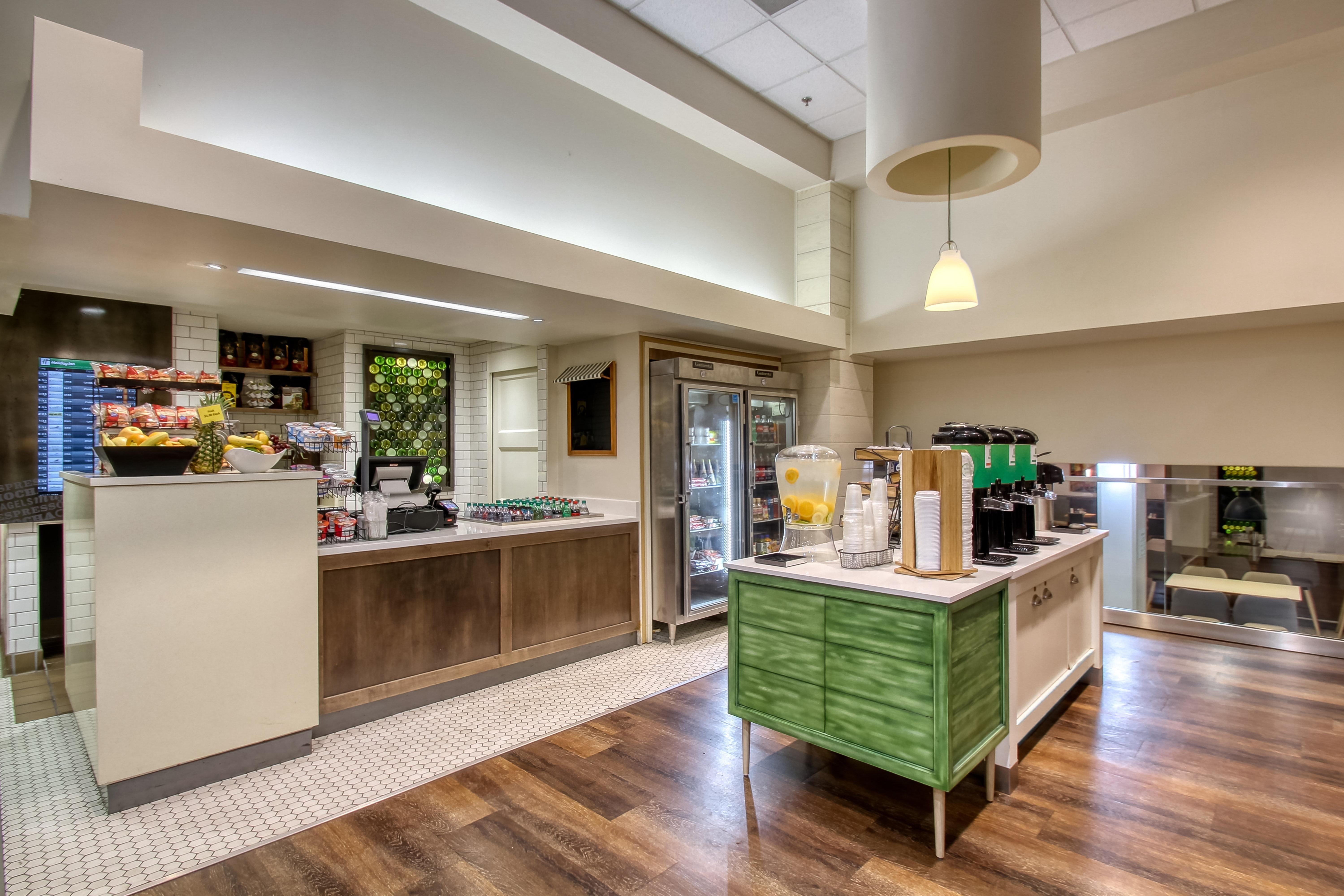 Holiday Inn & Suites Atlanta Airport North By Ihg College Park Exterior photo